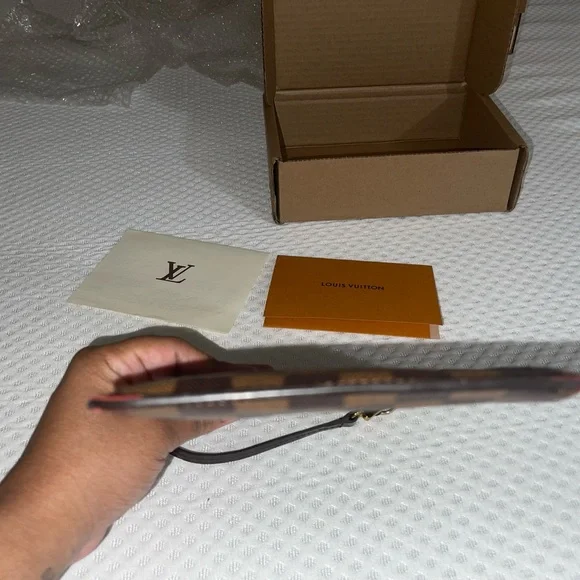 ❌❌❌SOLD❌❌❌Louis Vuitton Neverfull pouch - Picture 12 of 16